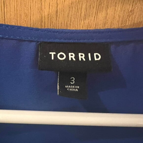 Torrid Deep Blue V-Neck Blouse - Picture 2 of 5